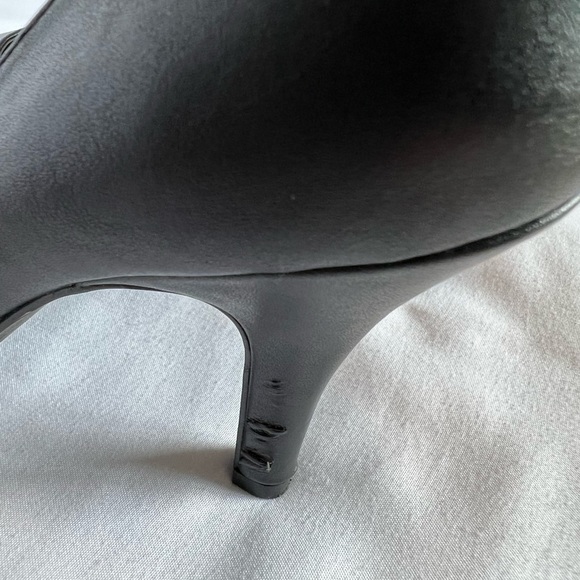 Women’s Black Leather Heels with Silver Pointed Tips Size 5.5 - Picture 7 of 10